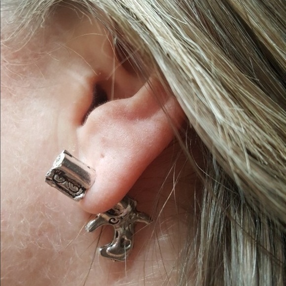 1Pair Fake Pistol Gun Shaped Stud Earrings NWT - Picture 7 of 8